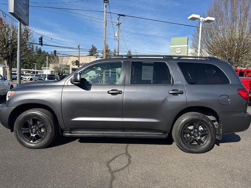 2017 Toyota Sequoia SR5