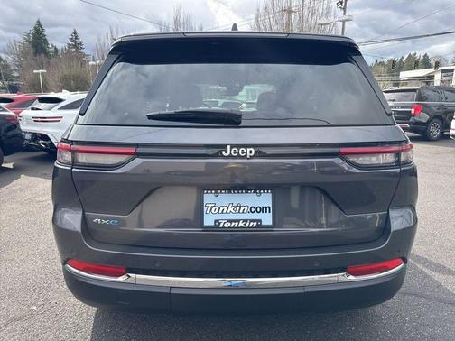 Baltic Gray Metallic Clearcoat 2025 Jeep Grand Cherokee 4xe Base