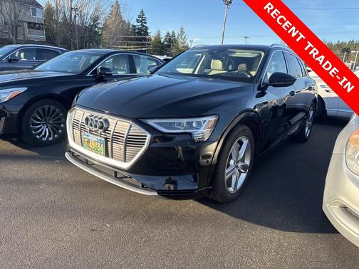 2019 Audi e-tron Premium Plus