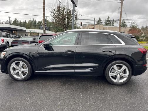 2019 Audi e-tron Premium Plus