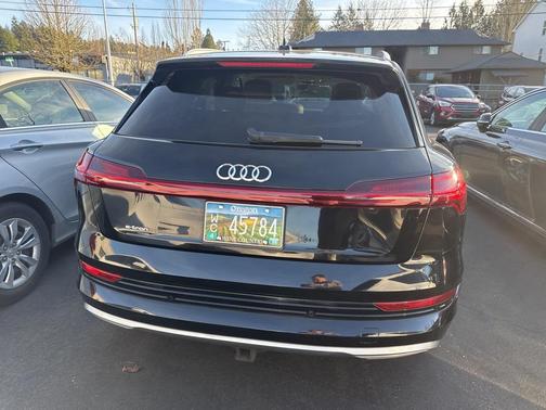 2019 Audi e-tron Premium Plus