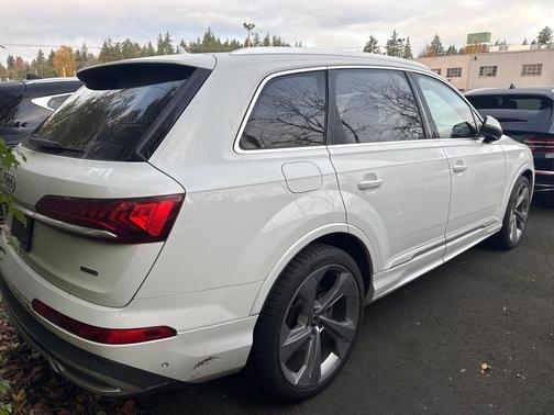 2021 Audi Q7 55 Prestige
