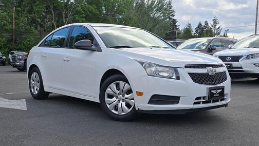 Summit White 2014 Chevrolet Cruze LS