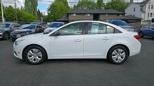 Summit White 2014 Chevrolet Cruze LS