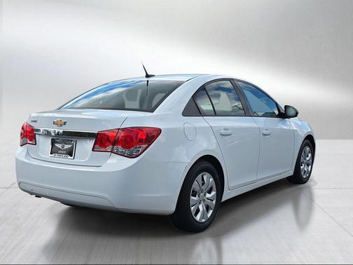 Summit White 2014 Chevrolet Cruze LS