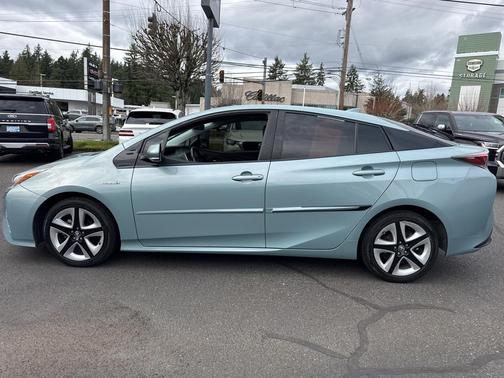 2017 Toyota Prius Three Touring