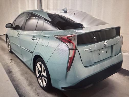 2017 Toyota Prius Three Touring