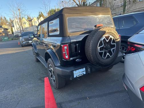 2024 Ford Bronco Outer Banks