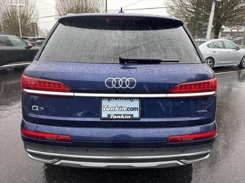 2024 Audi Q7 45 Premium Plus