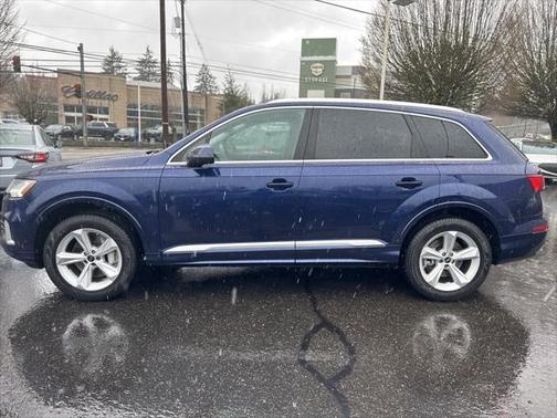 2024 Audi Q7 45 Premium Plus