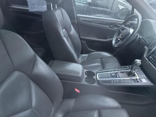 2017 Porsche Macan Base