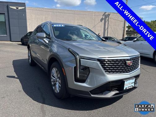 2024 Cadillac XT4 Premium Luxury