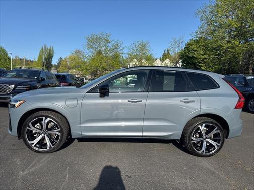 2022 Volvo XC60 Recharge Plug-In Hybrid T8 R-Design