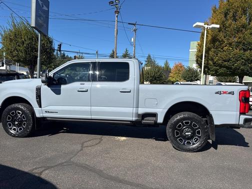 2025 Ford F-350 Platinum