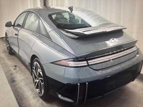 2023 Hyundai IONIQ 6 SEL