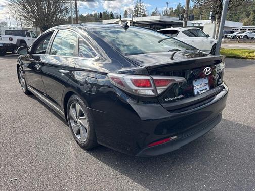 Eclipse Black 2016 Hyundai Sonata Plug-In Hybrid Base