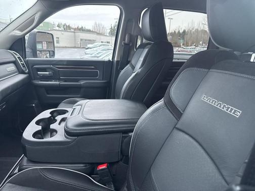 2024 RAM 2500 Laramie Crew Cab 4x4 6'4' Box