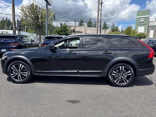 2018 Volvo V90 Cross Country T5
