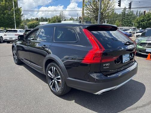 2018 Volvo V90 Cross Country T5