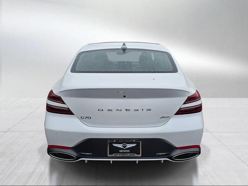 Uyuni White 2026 Genesis G70 2.5T AWD Prestige
