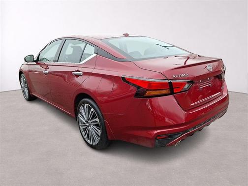 Scarlet Ember 2024 Nissan Altima 2.5 SL