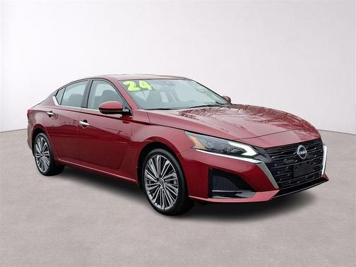 Scarlet Ember 2024 Nissan Altima 2.5 SL