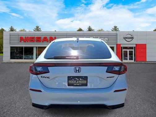 White 2022 Honda Civic Sport