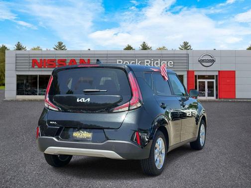 Black 2024 Kia Soul LX