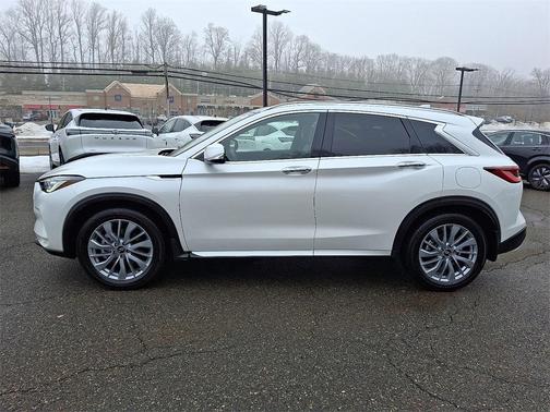 2023 INFINITI QX50 Luxe