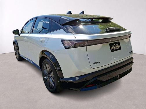 2t Wht Blk Roof 2024 Nissan ARIYA PLATINUM+