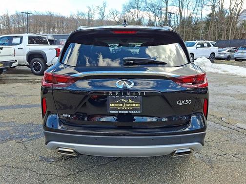 2023 INFINITI QX50 Luxe