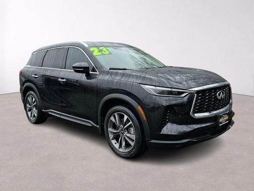 Mineral Black 2023 INFINITI QX60 Luxe