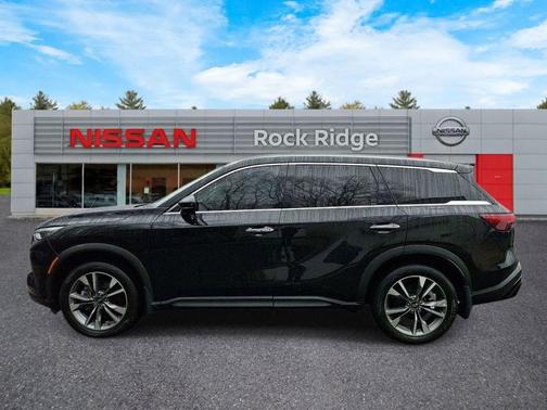 Mineral Black 2023 INFINITI QX60 Luxe
