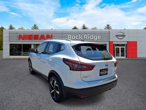 White 2022 Nissan Rogue Sport SL