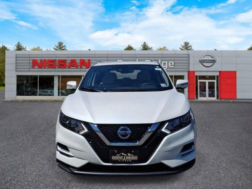 White 2022 Nissan Rogue Sport SL