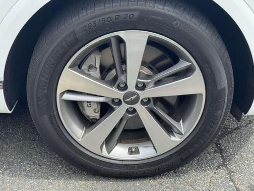 White 2024 Genesis GV80 3.5T