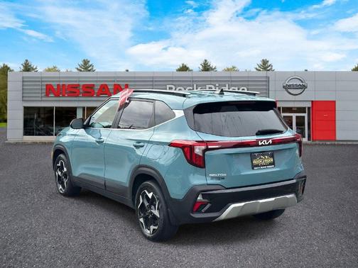 Blue 2024 Kia Seltos EX