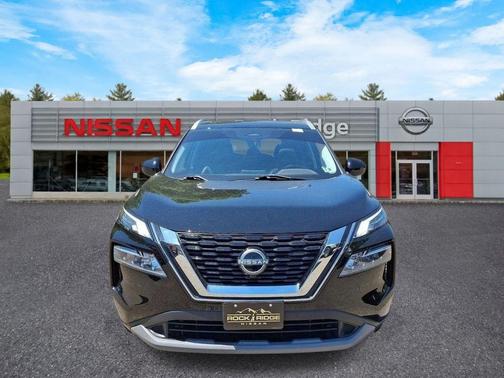 Black 2023 Nissan Rogue SV