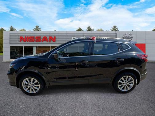 Magnetic Black 2022 Nissan Rogue Sport SV