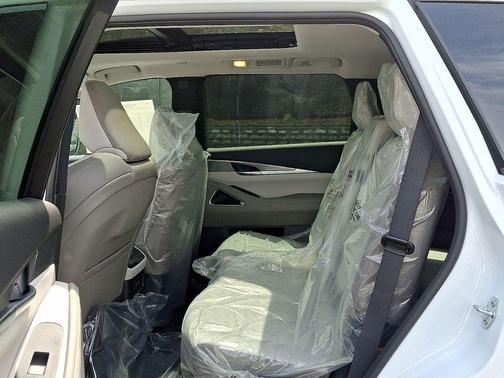 Radiant White 2027 INFINITI QX60 Luxe