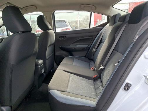 Gray Sky Pearl 2025 Nissan Versa 1.6 SV