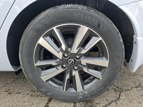 Gray Sky Pearl 2025 Nissan Versa 1.6 SV