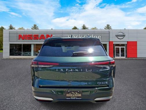 Deep Emerald 2027 INFINITI QX60 Luxe