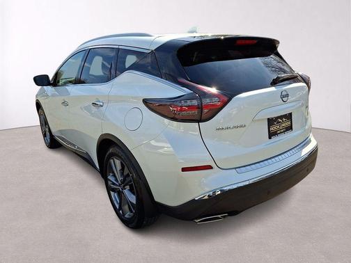 White 2023 Nissan Murano Platinum