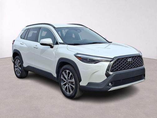 Pearl 2023 Toyota Corolla Cross XLE