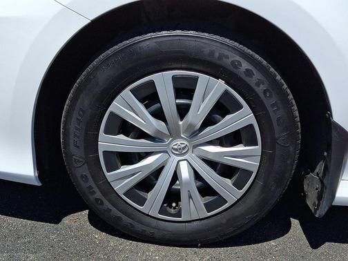 Ice 2024 Toyota Camry Hybrid LE