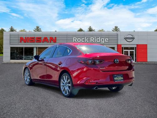 Soul Red Crystal Metallic 2022 Mazda Mazda3 FWD w/Select Package