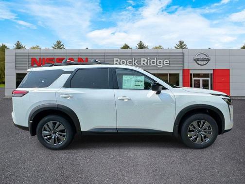 Everest White P 2026 Nissan Pathfinder SV