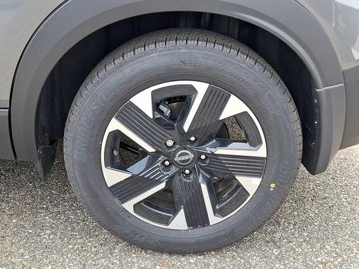 Gun Metallic 2026 Nissan Kicks SV