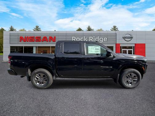 Super Black 2027 Nissan Frontier SV